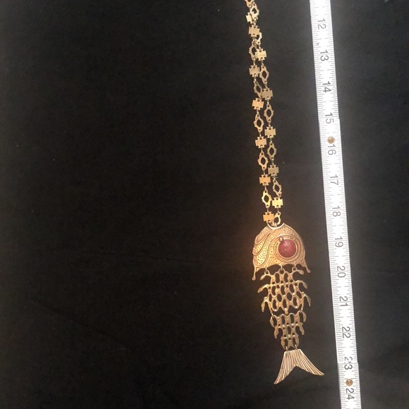 Bold and striking fish statement necklace - Picture 3 of 7